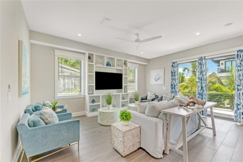 House in Sarasota, Florida 6 bedrooms, 334.54 sq.m. № 2127697 - photo 29