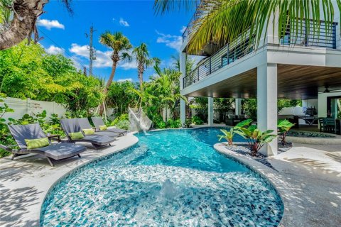 House in Sarasota, Florida 6 bedrooms, 334.54 sq.m. № 2127697 - photo 10