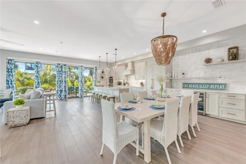 House in Sarasota, Florida 6 bedrooms, 334.54 sq.m. № 2127697 - photo 26