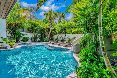 House in Sarasota, Florida 6 bedrooms, 334.54 sq.m. № 2127697 - photo 7