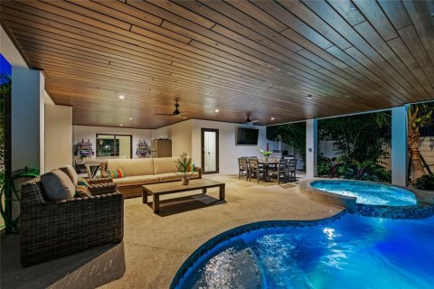 House in Sarasota, Florida 6 bedrooms, 334.54 sq.m. № 2127697 - photo 14