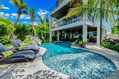 House in Sarasota, Florida 6 bedrooms, 334.54 sq.m. № 2127697 - photo 8