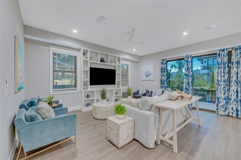 House in Sarasota, Florida 6 bedrooms, 334.54 sq.m. № 2127697 - photo 30
