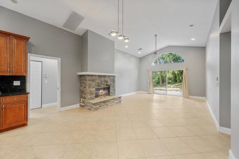 House in Wellington, Florida 3 bedrooms, 193.24 sq.m. № 2259775 - photo 7