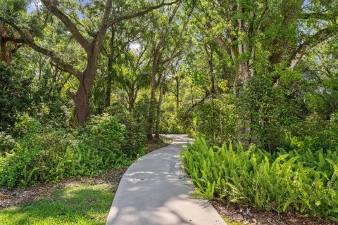 House in Wellington, Florida 3 bedrooms, 193.24 sq.m. № 2259775 - photo 23