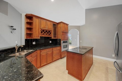 House in Wellington, Florida 3 bedrooms, 193.24 sq.m. № 2259775 - photo 10