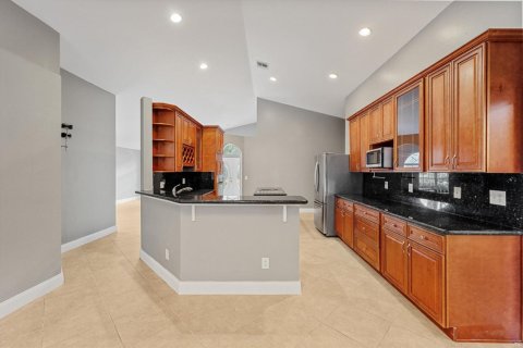 House in Wellington, Florida 3 bedrooms, 193.24 sq.m. № 2259775 - photo 11