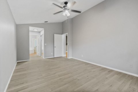 House in Wellington, Florida 3 bedrooms, 193.24 sq.m. № 2259775 - photo 15