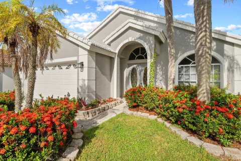 House in Wellington, Florida 3 bedrooms, 193.24 sq.m. № 2259775 - photo 2