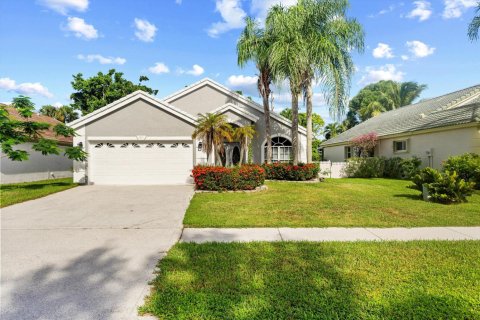 House in Wellington, Florida 3 bedrooms, 193.24 sq.m. № 2259775