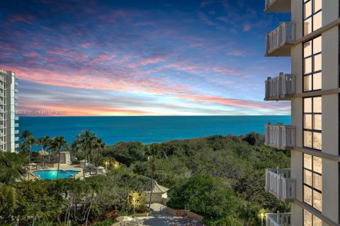 Condo in Key Biscayne, Florida, 2 bedrooms  № 1483873 - photo 4