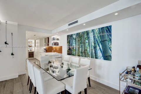 Condo in Key Biscayne, Florida, 2 bedrooms  № 1483873 - photo 15