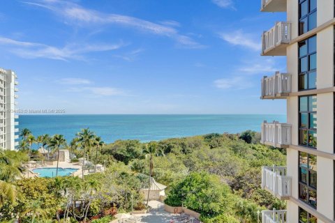 Condo in Key Biscayne, Florida, 2 bedrooms  № 1483873 - photo 3