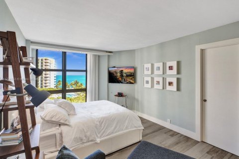 Condo in Key Biscayne, Florida, 2 bedrooms  № 1483873 - photo 28