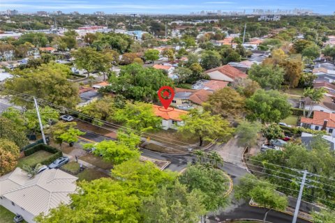 Villa ou maison à vendre à West Miami, Floride: 2 chambres, 131.83 m2 № 2049095 - photo 28