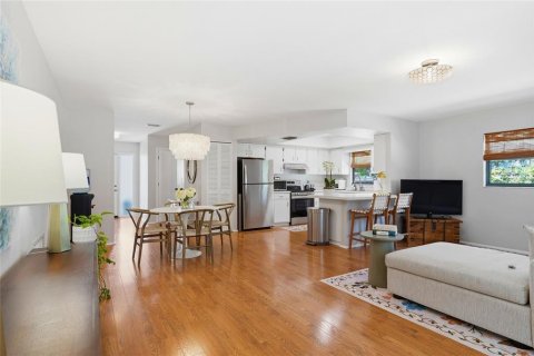 Villa ou maison à vendre à Sarasota, Floride: 3 chambres, 141.12 m2 № 2151524 - photo 14
