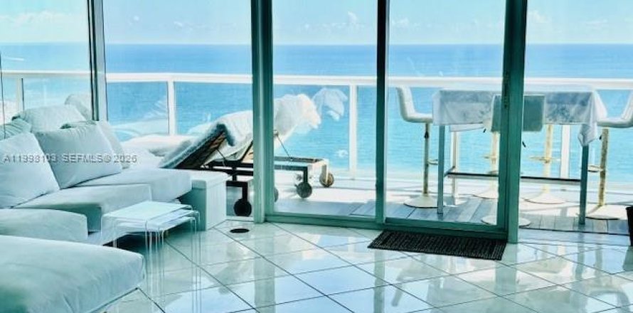 Condo in Miami Beach, Florida, 3 bedrooms  № 2060377