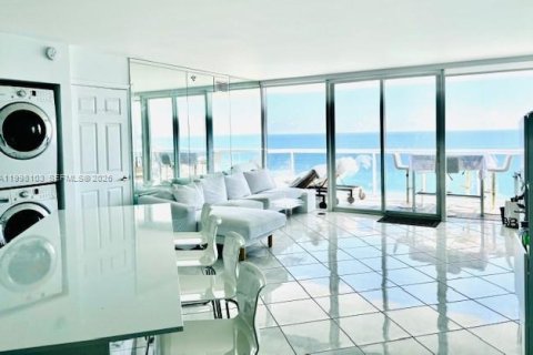 Condo in Miami Beach, Florida, 3 bedrooms  № 2060377 - photo 6