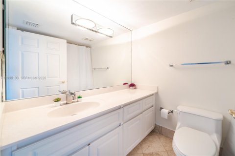 Condo in Miami Beach, Florida, 3 bedrooms  № 2060377 - photo 15