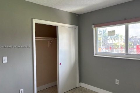 Снять в аренду квартиру в Майами, Флорида 2 спальни, 64.01м2, № 1983650 - фото 7