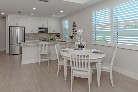 Condo in Venice, Florida, 3 bedrooms № 2105995 - photo 11