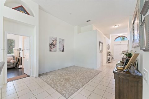 House in Coconut Creek, Florida 4 bedrooms, 190.82 sq.m. № 1799544 - photo 11