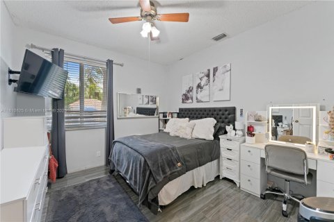 House in Coconut Creek, Florida 4 bedrooms, 190.82 sq.m. № 1799544 - photo 2