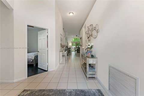 House in Coconut Creek, Florida 4 bedrooms, 190.82 sq.m. № 1799544 - photo 21