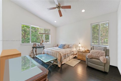 House in Coconut Creek, Florida 4 bedrooms, 190.82 sq.m. № 1799544 - photo 12