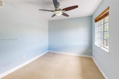 Townhouse in Cutler Bay, Florida 2 bedrooms, 102.19 sq.m. № 1880016 - photo 27