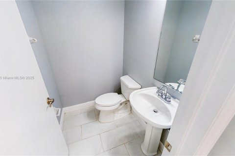 Townhouse in Cutler Bay, Florida 2 bedrooms, 102.19 sq.m. № 1880016 - photo 19