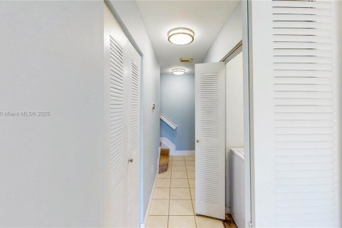 Townhouse in Cutler Bay, Florida 2 bedrooms, 102.19 sq.m. № 1880016 - photo 17