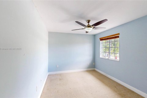Townhouse in Cutler Bay, Florida 2 bedrooms, 102.19 sq.m. № 1880016 - photo 26
