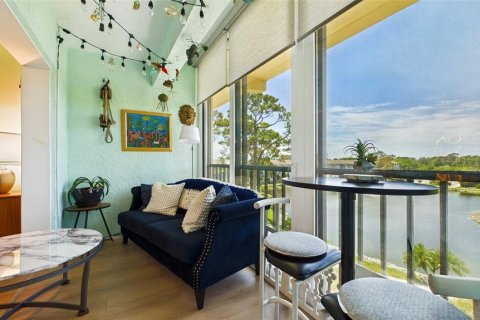 Condo in Saint Petersburg, Florida, 2 bedrooms  № 2214731 - photo 14