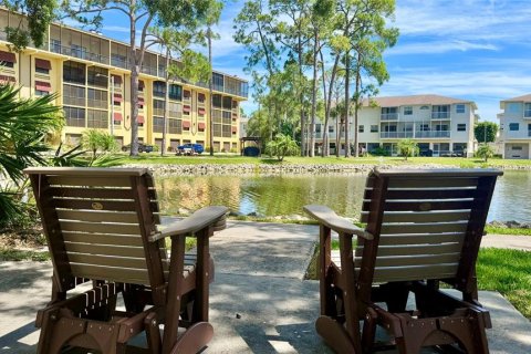 Condo in Saint Petersburg, Florida, 2 bedrooms  № 2214731 - photo 28