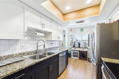 Condo in Saint Petersburg, Florida, 2 bedrooms  № 2214731 - photo 7
