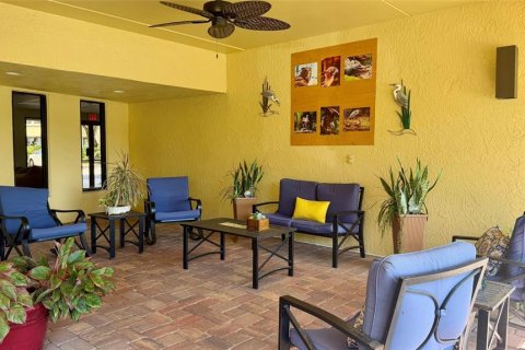 Condo in Saint Petersburg, Florida, 2 bedrooms  № 2214731 - photo 27
