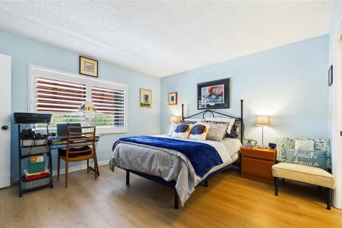 Condo in Saint Petersburg, Florida, 2 bedrooms  № 2214731 - photo 20