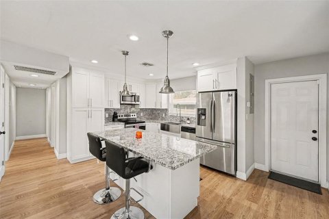 Купить виллу или дом в Тампа, Флорида 4 комнаты, 130.53м2, № 2224466 - фото 2