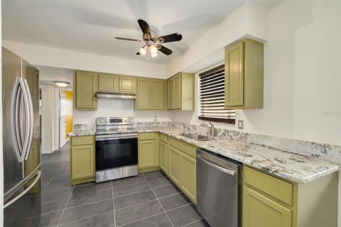 Villa ou maison à vendre à Saint Petersburg, Floride: 2 chambres, 102.56 m2 № 2408069 - photo 11