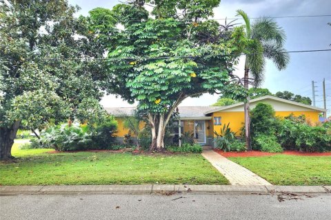 Villa ou maison à Saint Petersburg, Floride 2 chambres, 102.56 m2 № 2408069