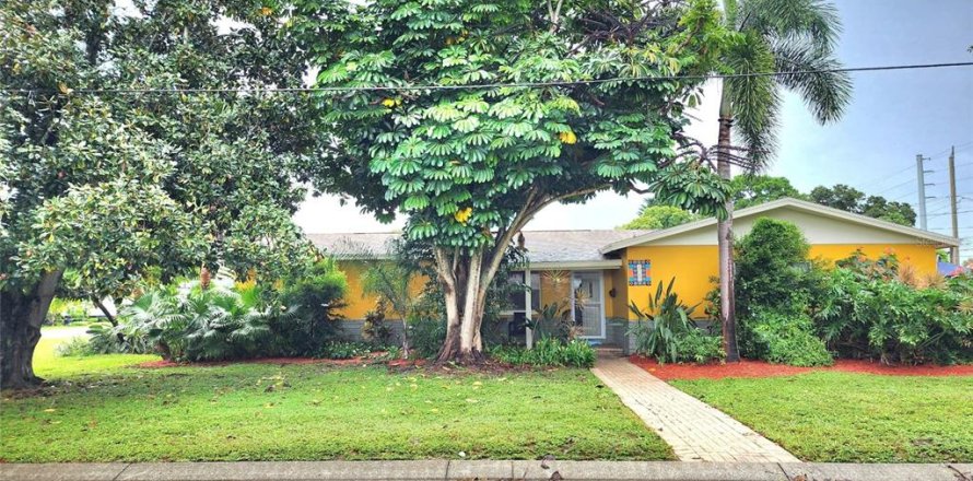 Villa ou maison à Saint Petersburg, Floride 2 chambres, 102.56 m2 № 2408069