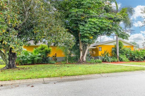 Villa ou maison à vendre à Saint Petersburg, Floride: 2 chambres, 102.56 m2 № 2408069 - photo 6