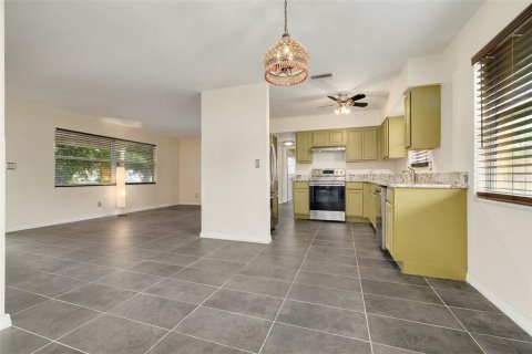 Villa ou maison à vendre à Saint Petersburg, Floride: 2 chambres, 102.56 m2 № 2408069 - photo 10