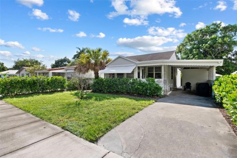 House in Hollywood, Florida 2 bedrooms, 82.03 sq.m. № 2013486