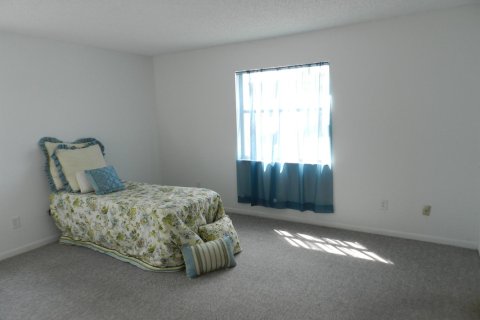 Copropriété à vendre à Royal Palm Beach, Floride: 2 chambres, 108.23 m2 № 2077536 - photo 11