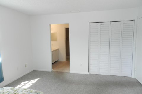 Copropriété à vendre à Royal Palm Beach, Floride: 2 chambres, 108.23 m2 № 2077536 - photo 13
