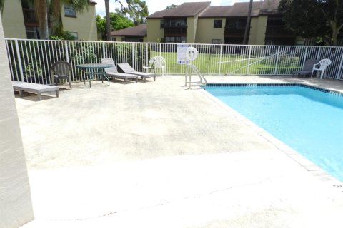 Copropriété à vendre à Royal Palm Beach, Floride: 2 chambres, 108.23 m2 № 2077536 - photo 19