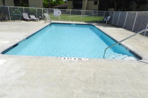 Copropriété à vendre à Royal Palm Beach, Floride: 2 chambres, 108.23 m2 № 2077536 - photo 20