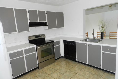 Copropriété à vendre à Royal Palm Beach, Floride: 2 chambres, 108.23 m2 № 2077536 - photo 3